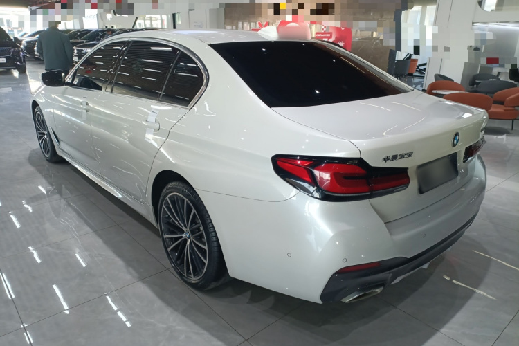 宝马5系 2022款 改款二 525Li M运动套装车身外观6003