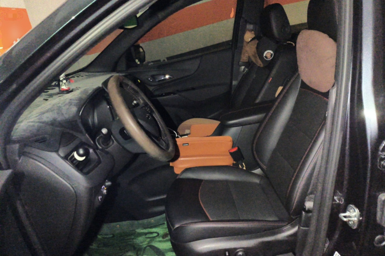 雪佛兰 探界者 2022款 轻混 550T RS 四驱智能捍界版中控内饰19