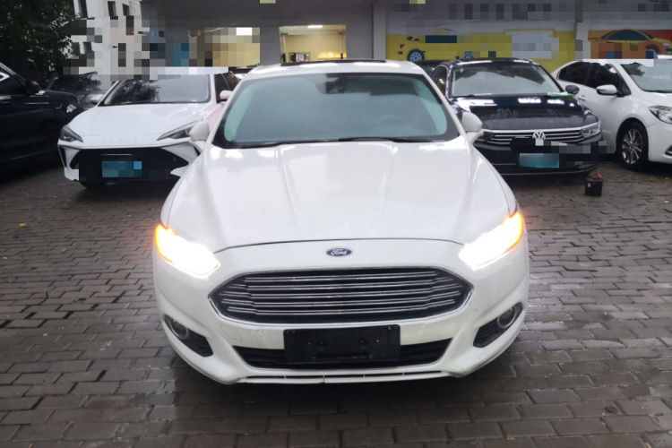 福特 蒙迪欧 2013款 2.0L GTDi200时尚型车身外观2