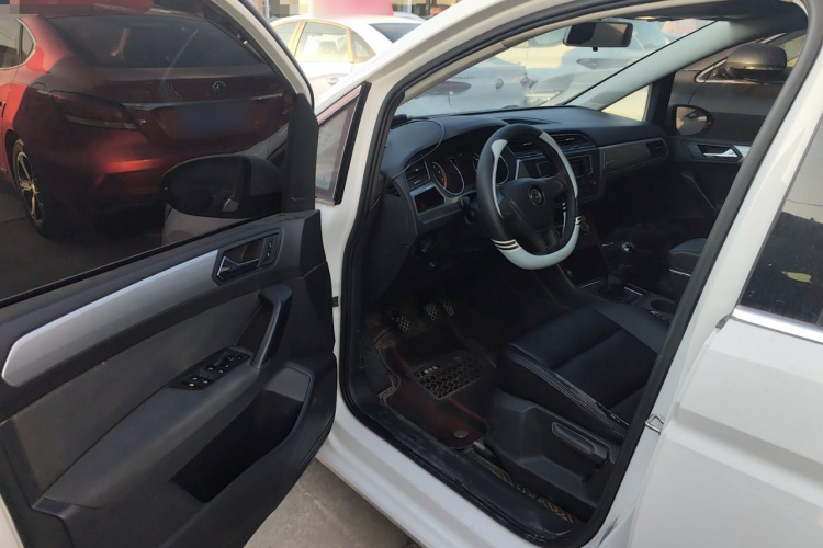 大众 2018款 途安L 280TSI 手动风尚版中控内饰7003