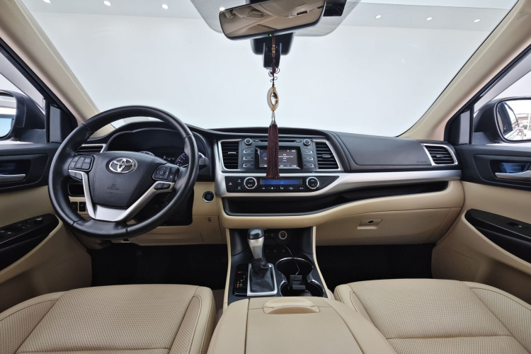 丰田 汉兰达 2018款 2.0T 四驱豪华版 7座 国V中控内饰7006