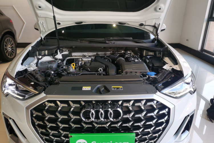 奥迪Q3 2025款 quattro 45周年典藏版 35TFSI 时尚动感型局部细节24
