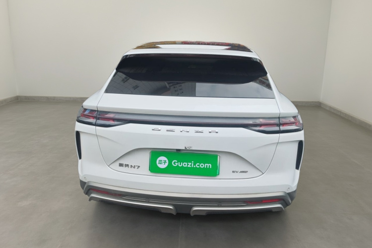 腾势N7 2023款 长续航性能版车身外观6