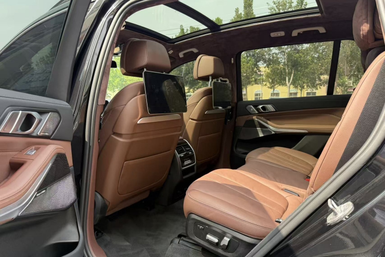 宝马X7 2020款 xDrive40i 领先型豪华套装中控内饰7004