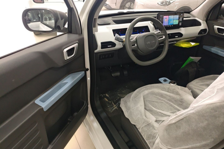 吉利银河 2024款 熊猫mini 200km 耐力熊中控内饰20