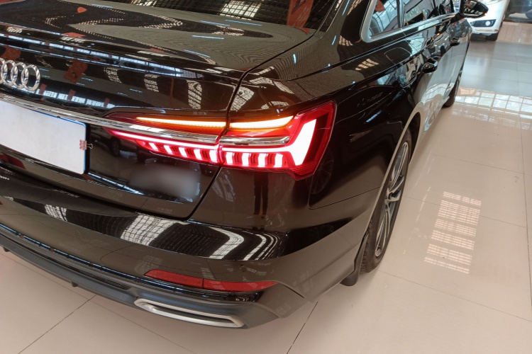 奥迪A6L 2019款 40 TFSI 豪华动感型车身外观6006