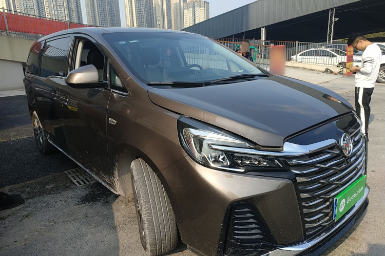 别克GL8 2023款 陆上公务舱 舒适型车身外观6002