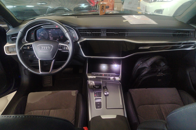 奥迪A6L 2019款 40 TFSI 豪华动感型中控内饰12