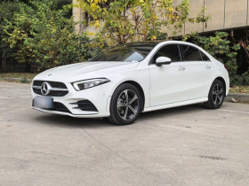 奔驰A级 2022款 改款三 A 200 L 运动轿车时尚型