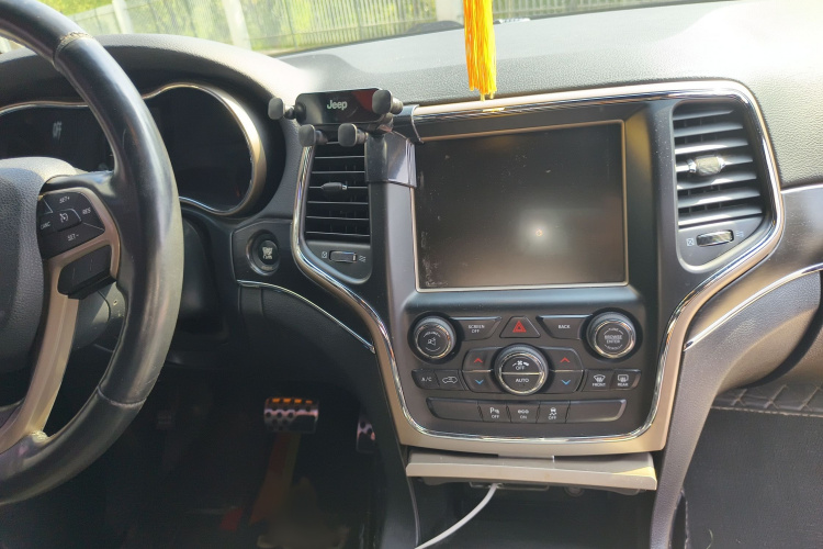 Jeep 大切诺基(进口) 2014款 3.6L 精英导航版局部细节16