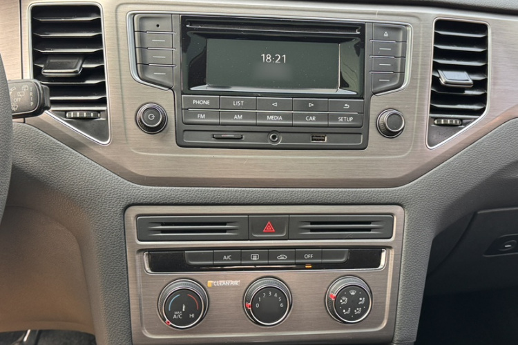 大众 高尔夫·嘉旅 2016款 1.6L 自动舒适型局部细节16