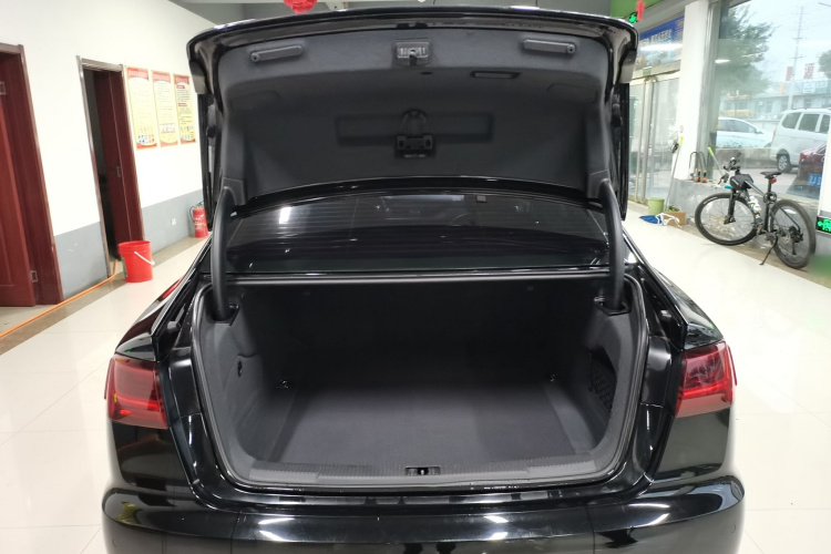 奥迪A6L 2017款 TFSI 技术型机舱底盘23