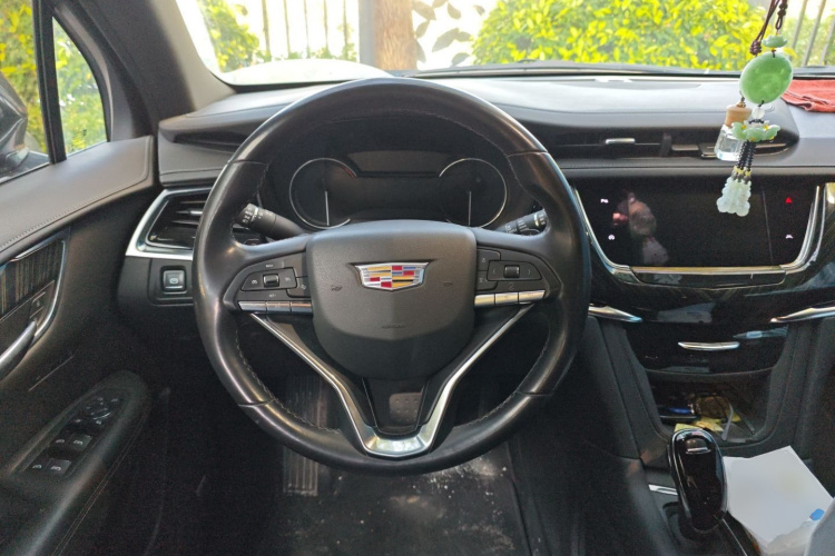 凯迪拉克XT6 2022款 2.0T 七座两驱豪华型中控内饰13