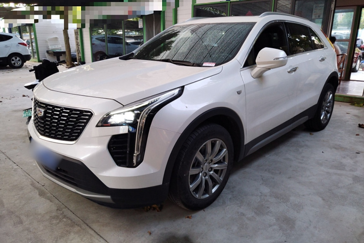 凯迪拉克XT4 2021款 28T 两驱豪华型车身外观1