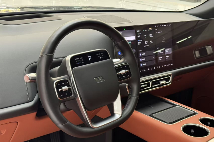 理想汽车 理想L9 2023款 Pro中控内饰7005