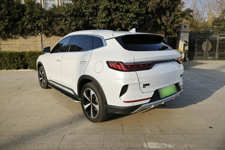 比亚迪 宋PLUS新能源 2021款 EV 旗舰型车身外观6003