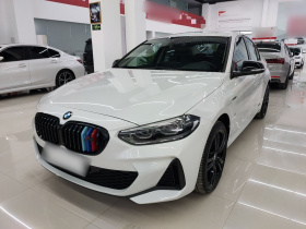 宝马1系 2022款 125i M运动曜夜版