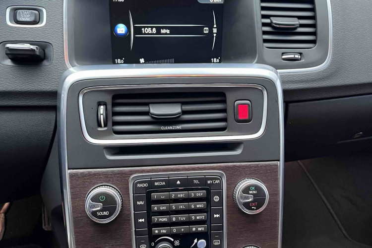 沃尔沃S60 2017款 S60L T3 智进版中控内饰7007