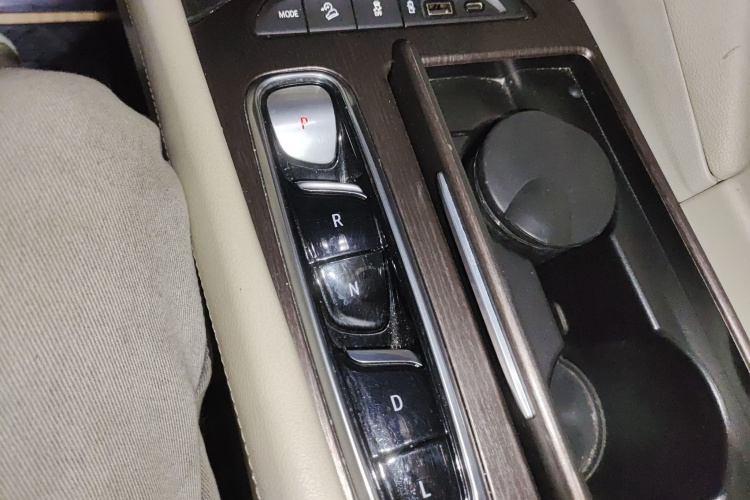 别克 昂科旗 2020款 28T 四驱Avenir艾维亚局部细节18