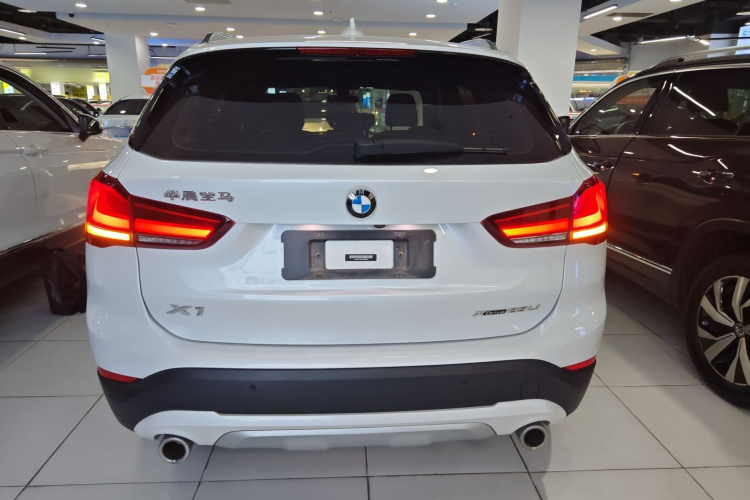 宝马X1 2022款 改款 xDrive25Li 尊享型车身外观6004