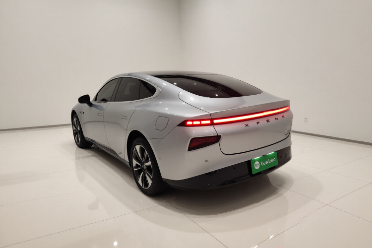 小鹏P7 2020款 670N车身外观5