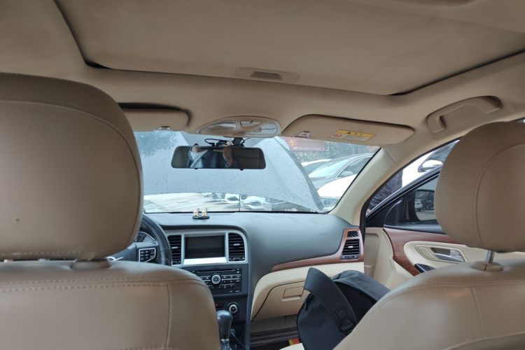 海马M8 2017款 1.8T 自动型中控内饰22