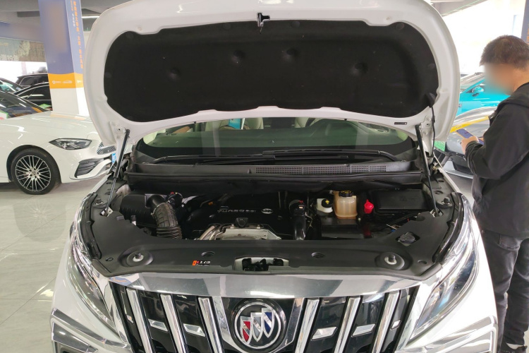 别克GL8 2018款 ES 28T 舒适型 国VI机舱底盘24