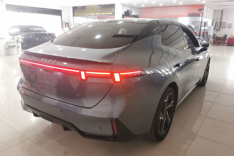 领克07 2024款 EM-P 126长续航 Ultra车身外观7