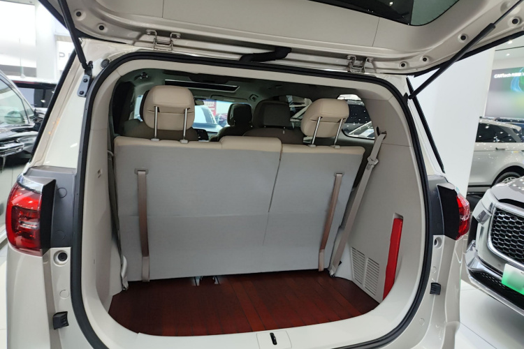 别克GL8 2023款 ES陆尊 舒适型机舱底盘23