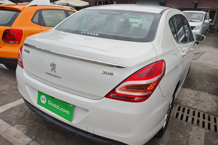 标致308 2014款 乐享版 经典 1.6L 手动优尚型车身外观7