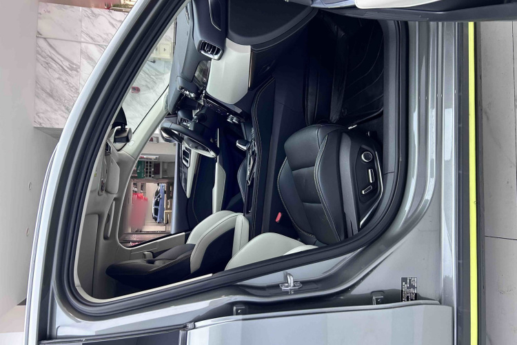 领克02 2022款 1.5TD DCT耀Pro中控内饰7003