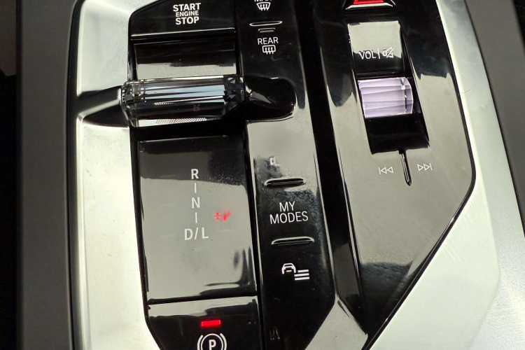 宝马2系 2025款 225L M运动曜夜套装局部细节18