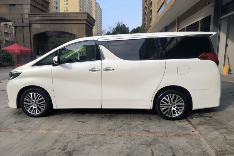 丰田 埃尔法 2015款 3.5L 豪华版车身外观4