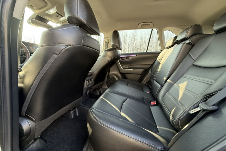 丰田 RAV4荣放 2022款 2.0L CVT两驱都市版中控内饰7002