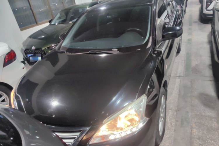 日产 轩逸 2014款 1.6XV CVT尊享版车身外观2