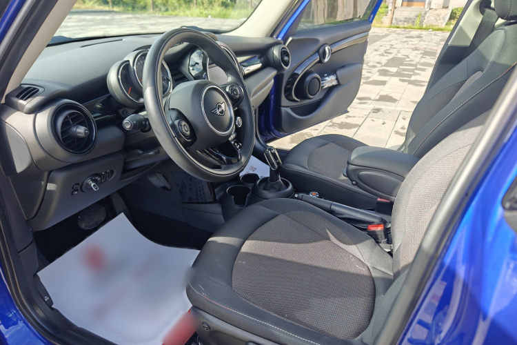 MINI 2019款 1.5T ONE PLUS 五门版中控内饰7005