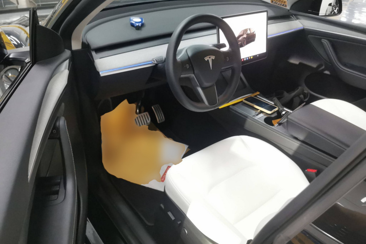 特斯拉 Model Y 2023款 高性能全轮驱动版中控内饰20