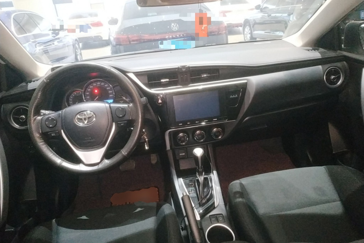 丰田 雷凌 2017款 改款 185T CVT精英版 国V中控内饰7002