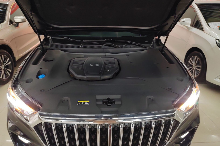 红旗HS5 2022款 改款 2.0T 智联旗享版机舱底盘24