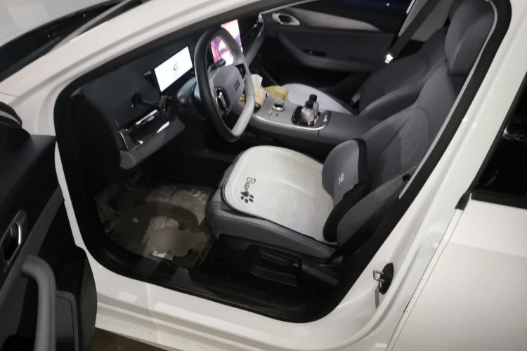 吉利银河 银河A7 2025款 EM-i 70km 豪享版中控内饰19