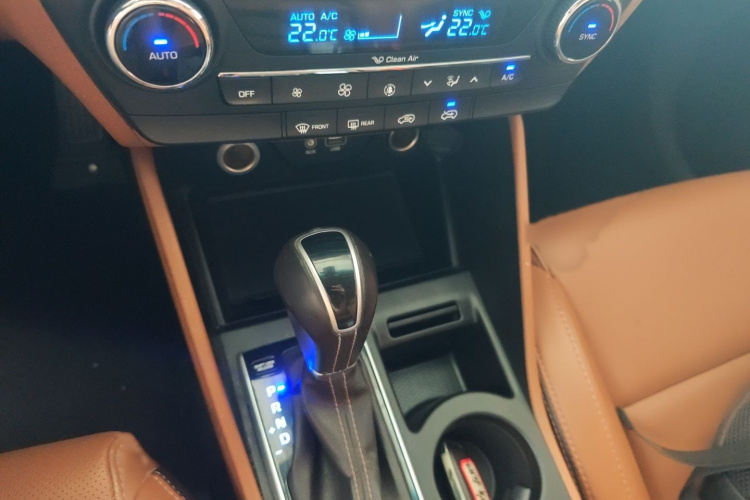 现代 途胜 2015款 1.6T 双离合两驱智能型局部细节18