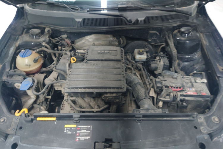 大众 朗逸 2015款 1.6L 自动舒适版机舱底盘24