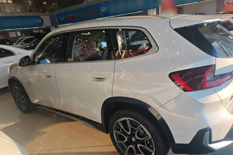 宝马X1 2025款 sDrive25Li X设计套装车身外观4