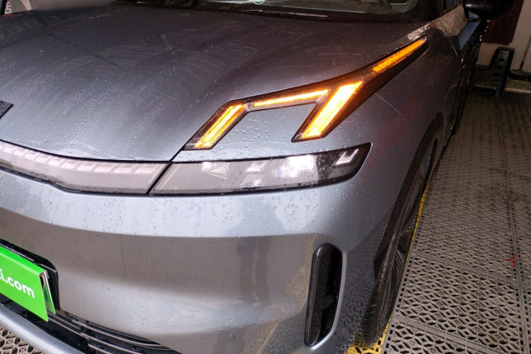 领克08 EM-P 2025款 220km 四驱性能Halo局部细节36