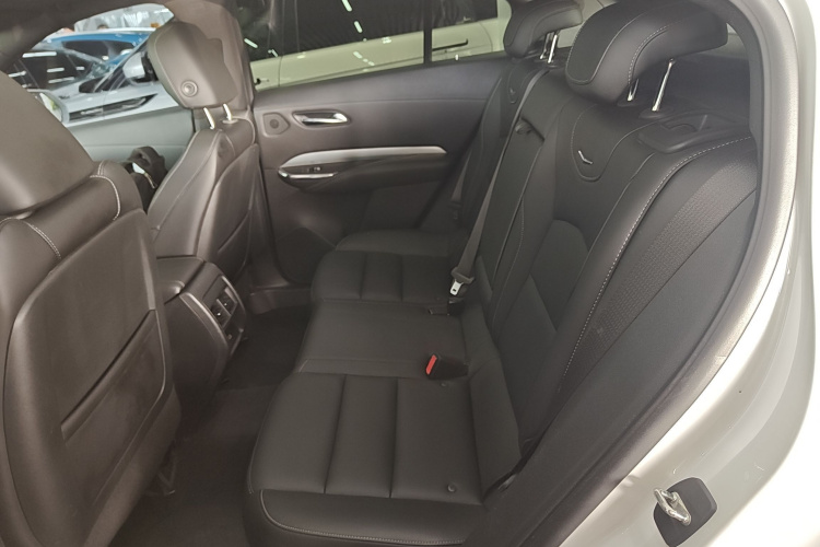 凯迪拉克XT4 2018款 28T 两驱领先型中控内饰21