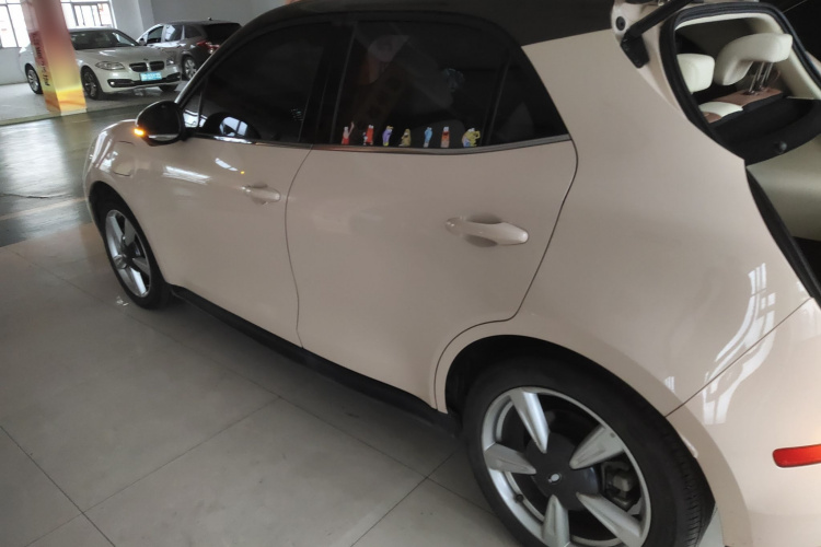 欧拉好猫 2022款 莫兰迪版 400km标准续航 尊贵型 磷酸铁锂车身外观6003