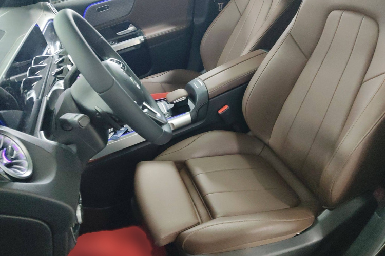 奔驰GLB 2022款 GLB 220 时尚型局部细节19