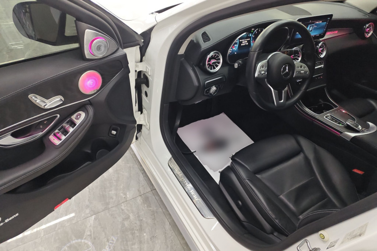 奔驰C级 2019款 C 180 L 时尚型运动版中控内饰20