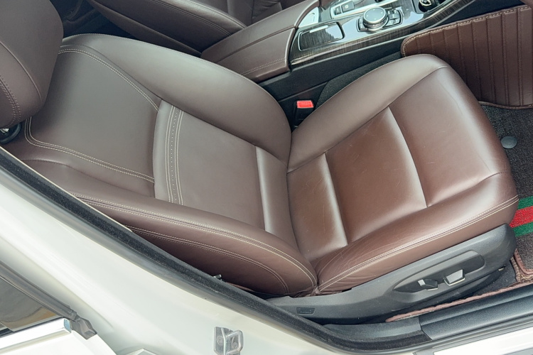 宝马5系 2014款 525Li 豪华设计套装局部细节9003