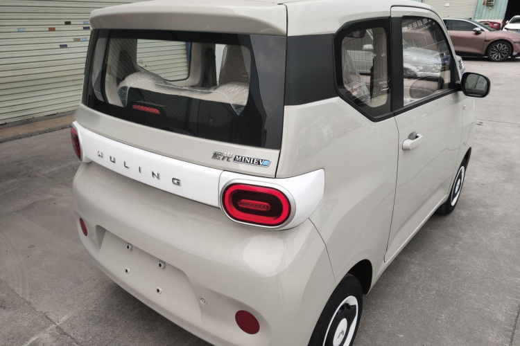 五菱汽车 宏光MINIEV 2024款 第三代 215km 青春版车身外观7